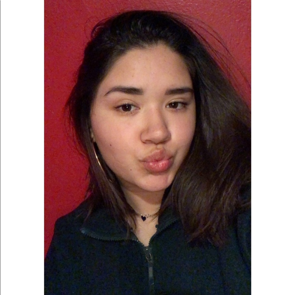 Meet your Posher, Laisa